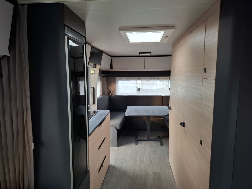 Hobby Maxia 2024 Valkoinen