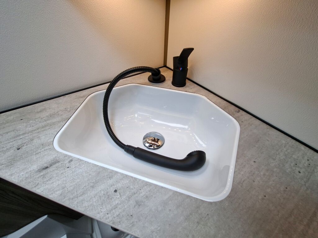 Kabe Onyx 2025 Valkoinen