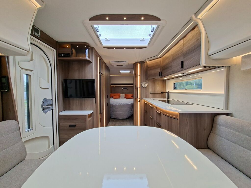 Kabe Onyx 2025 Valkoinen