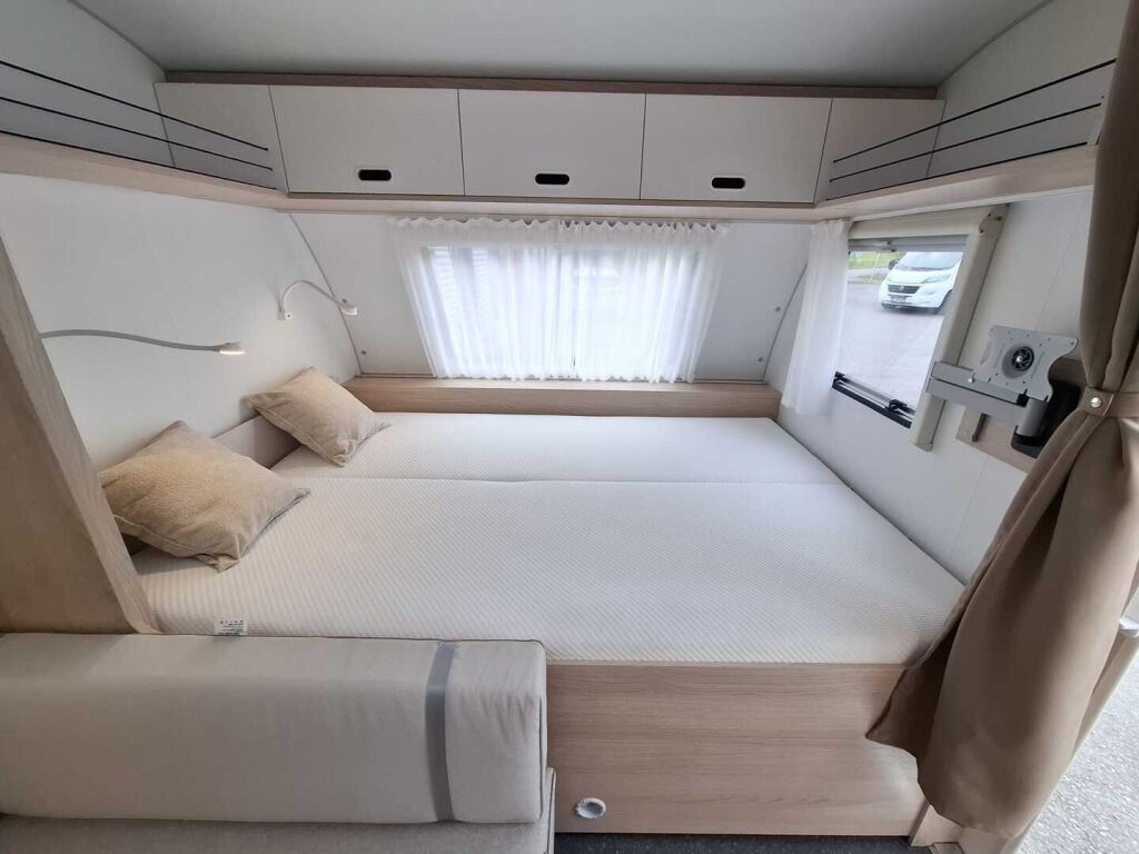 Adria AVIVA 2026 Valkoinen