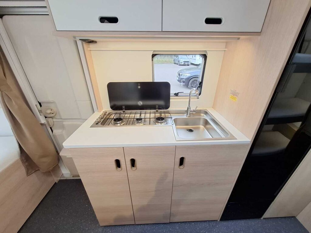 Adria AVIVA 2026 Valkoinen