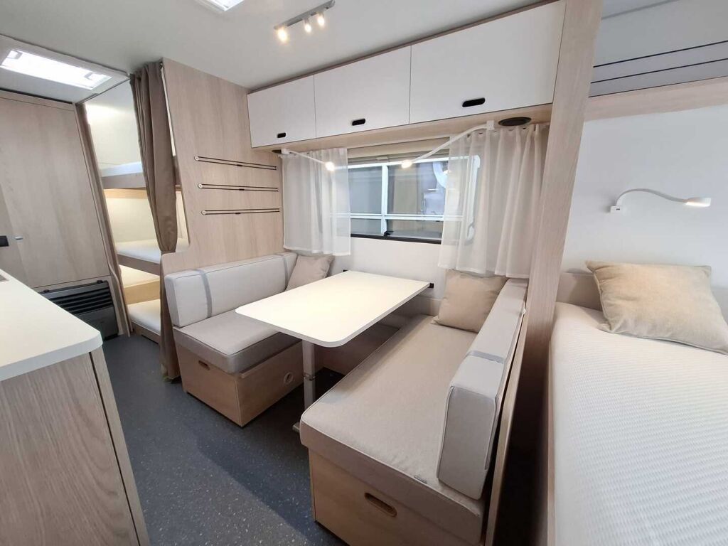 Adria AVIVA 2026 Valkoinen