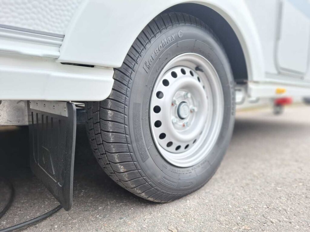 Adria AVIVA 2026 Valkoinen