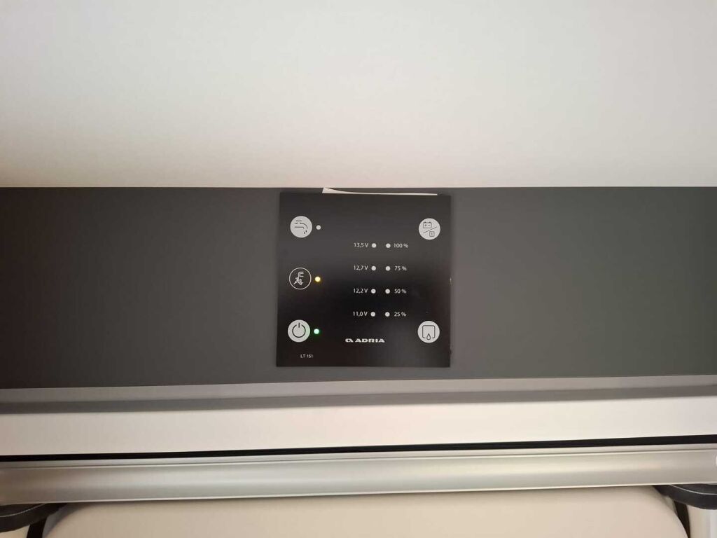 Adria AVIVA 2026 Valkoinen