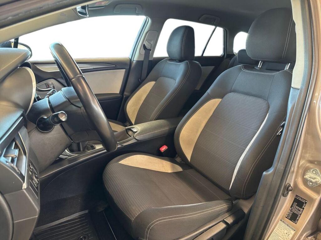 Toyota Avensis 2015 Harmaa