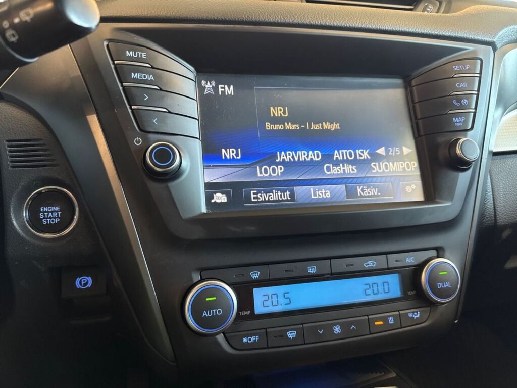 Toyota Avensis 2015 Harmaa