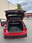 Volkswagen ID.7 2025 met.punainen/musta katto
