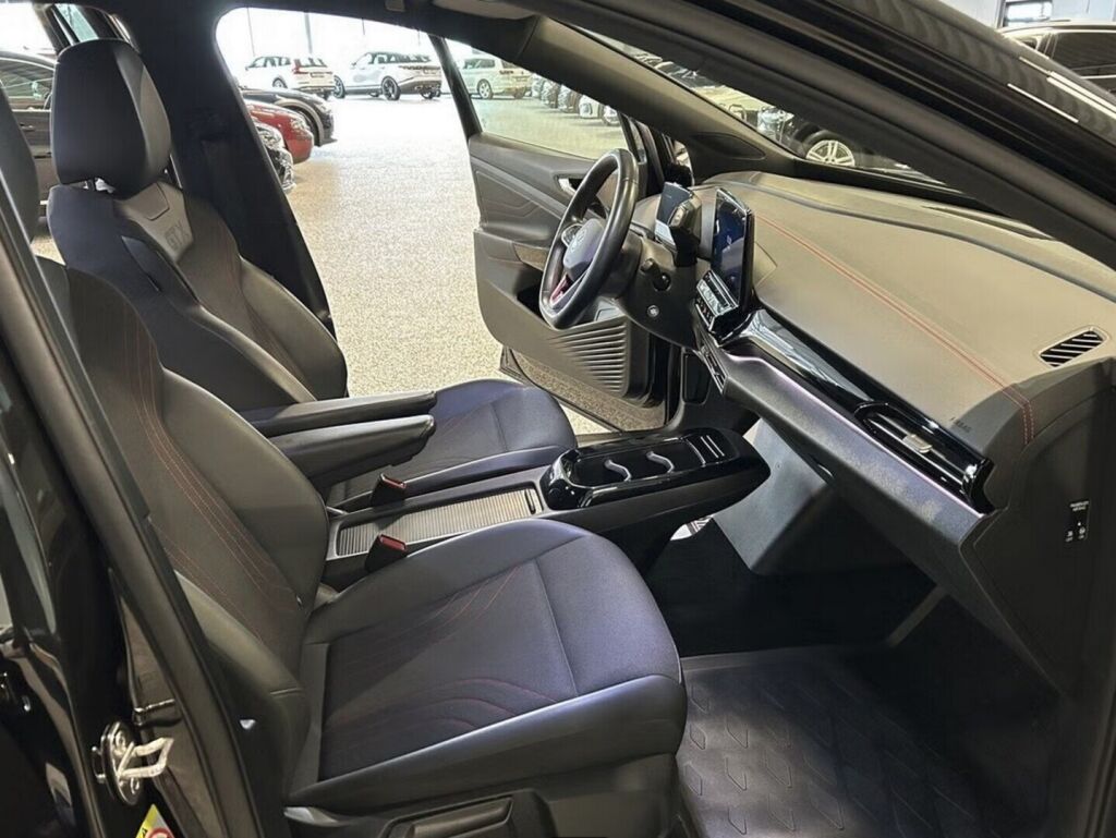 Volkswagen ID.4 2023 Musta