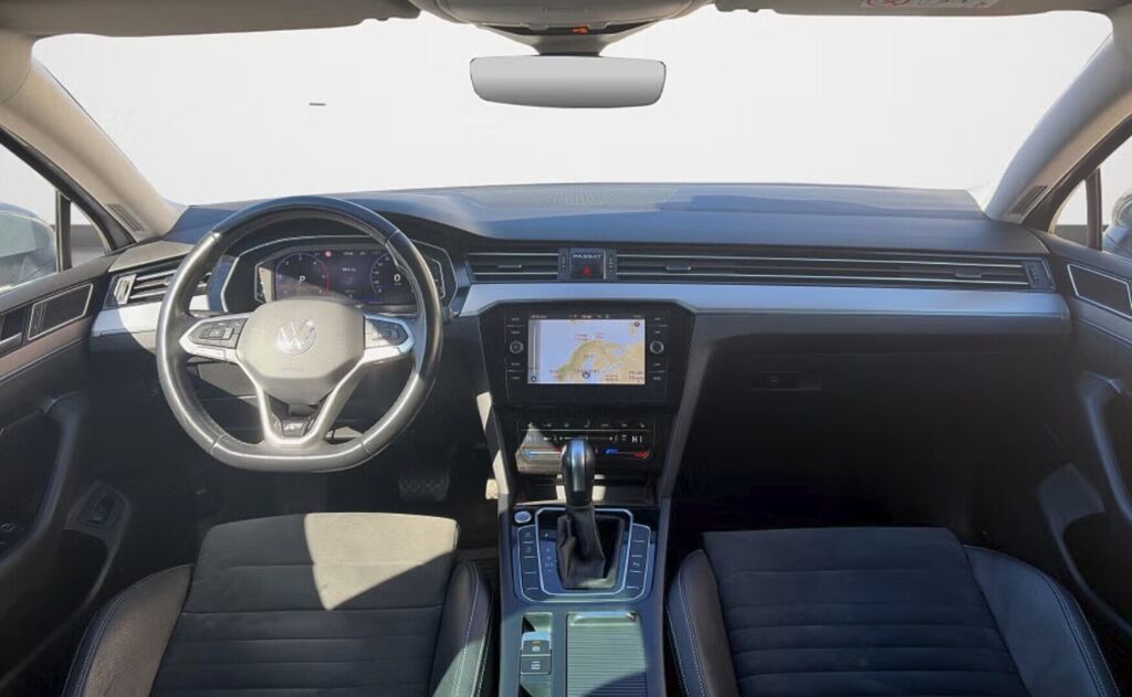 Volkswagen Passat 2022 Harmaa (Moonstone Grey)