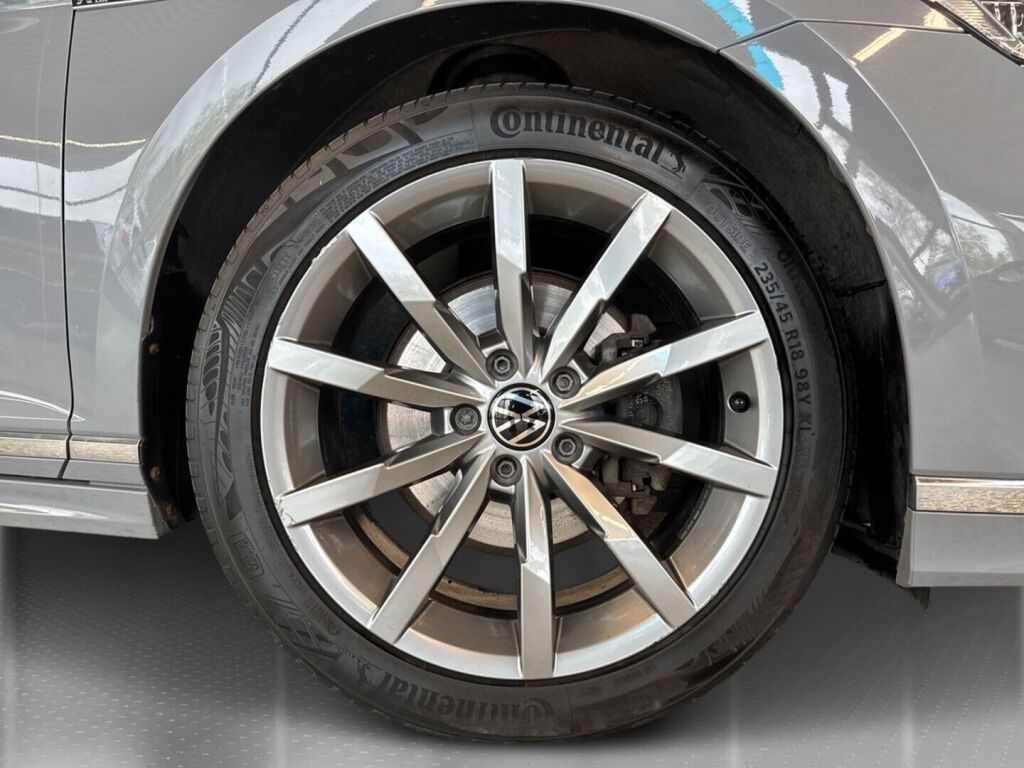 Volkswagen Passat 2022 Harmaa (Moonstone Grey)