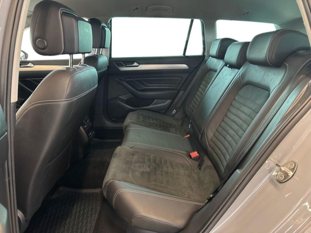 Volkswagen Passat 2022 Harmaa (Moonstone Grey)