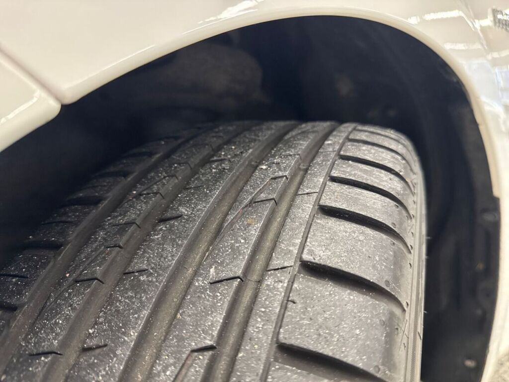 Toyota Corolla 2021 Valkoinen