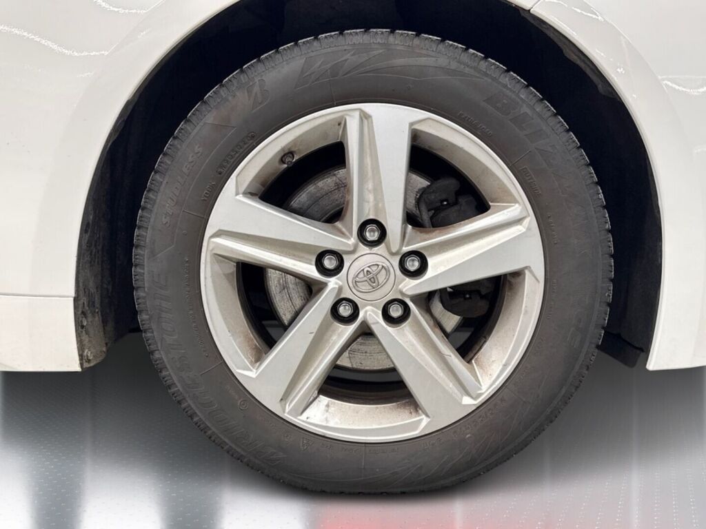 Toyota Corolla 2021 Valkoinen