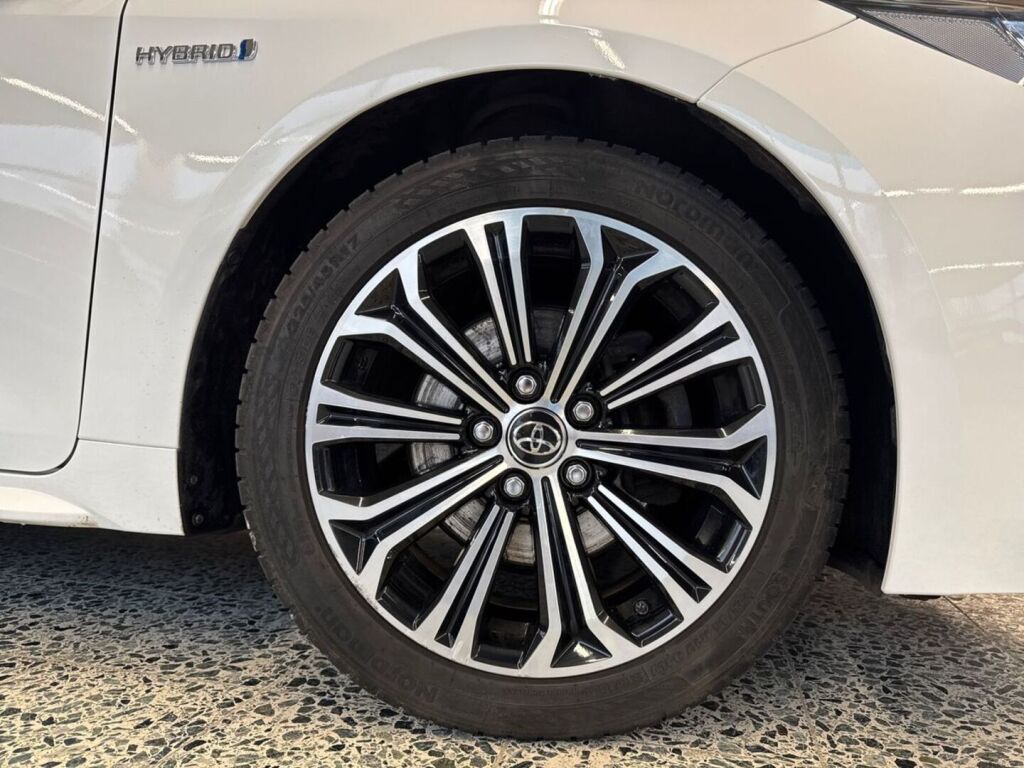 Toyota Corolla 2021 Valkoinen