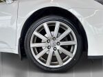 Toyota Avensis 2012 Valkoinen
