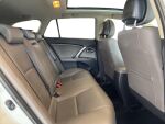 Toyota Avensis 2012 Valkoinen