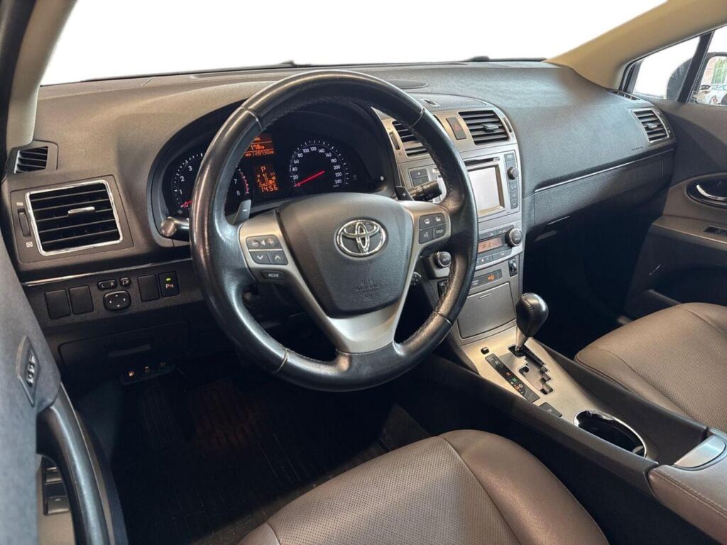 Toyota Avensis 2012, kuva 7/18