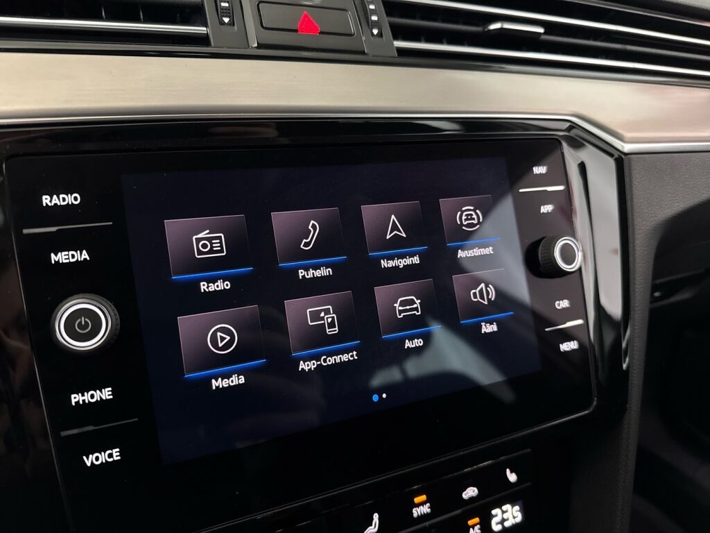 Volkswagen Passat 2021 9