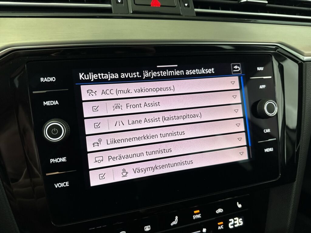 Volkswagen Passat 2021 9