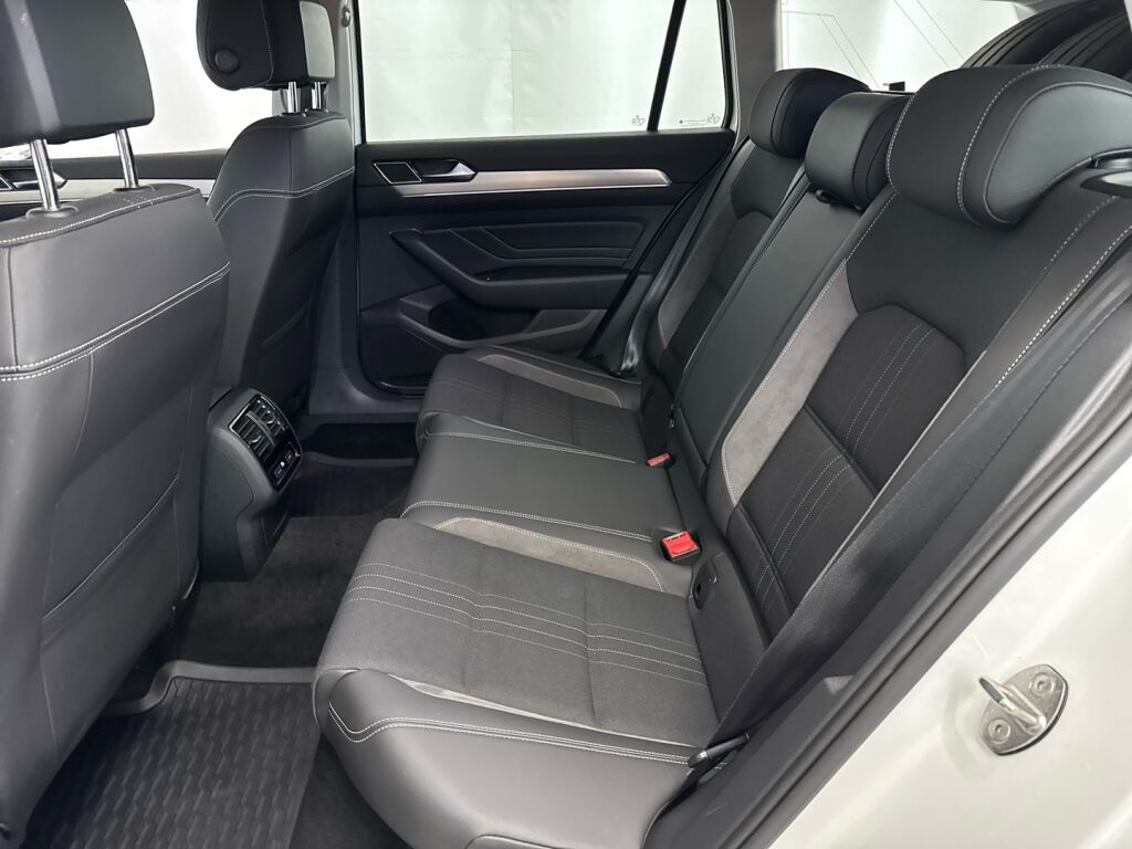 Volkswagen Passat 2021 9