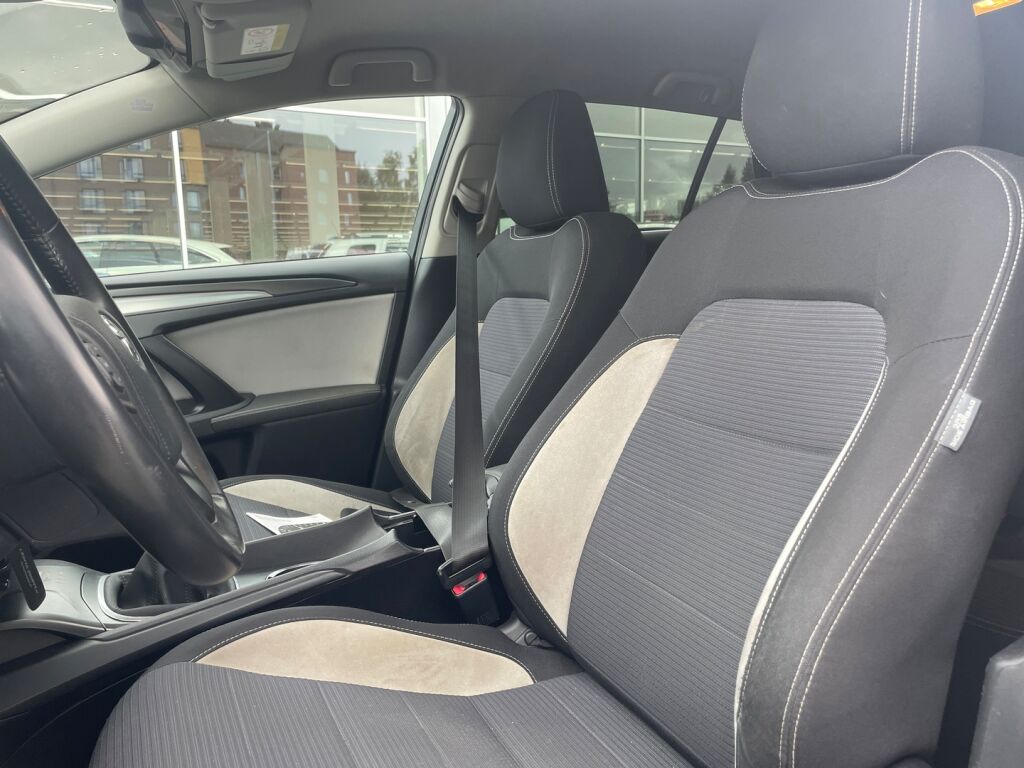 Toyota Avensis 2016 