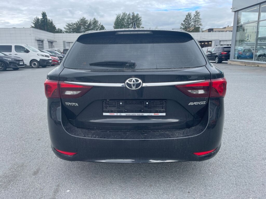 Toyota Avensis 2016 