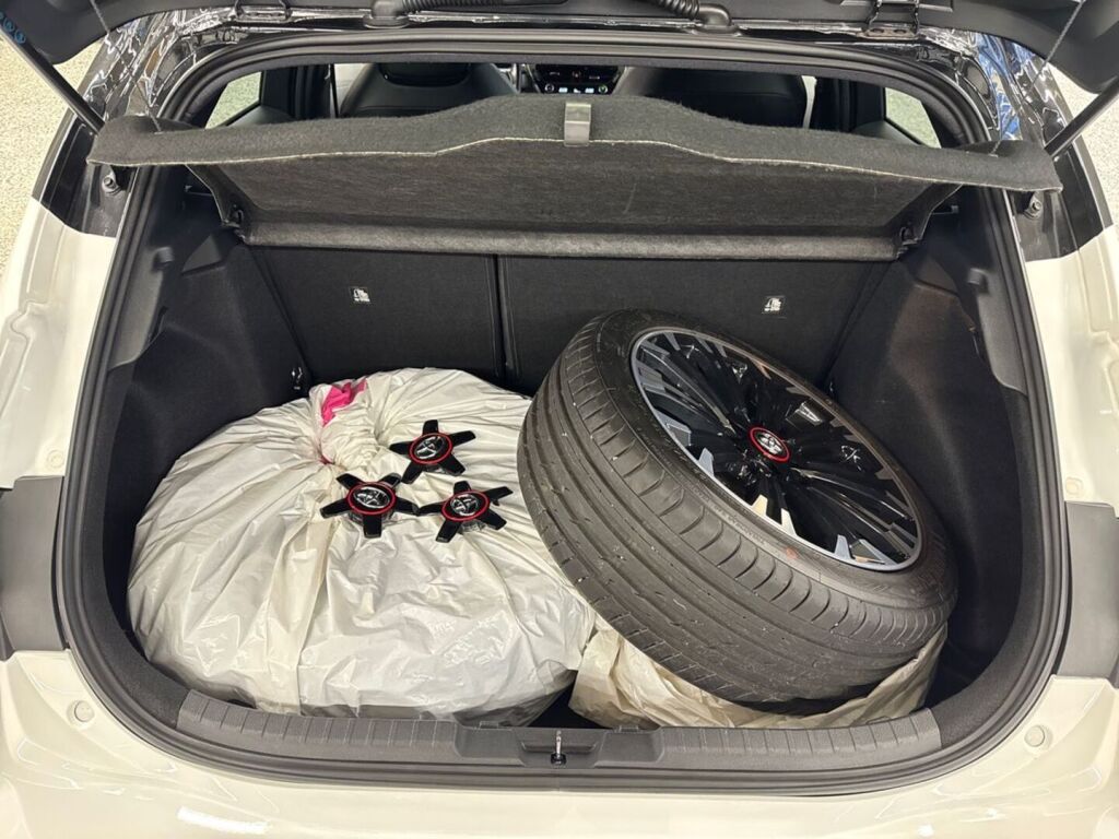 Toyota Corolla 2021 Valkoinen