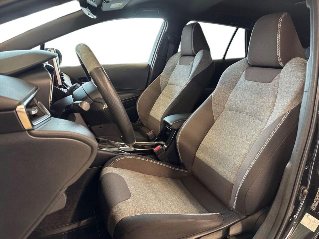 Toyota Corolla 2021 Musta