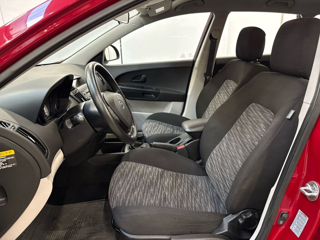 Kia Ceed 2008 Punainen