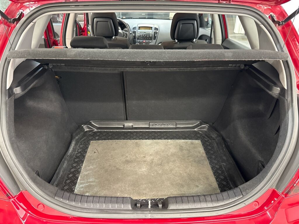 Kia Ceed 2008 Punainen