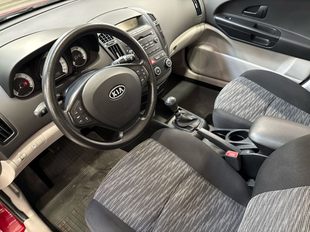 Kia Ceed 2008 Punainen