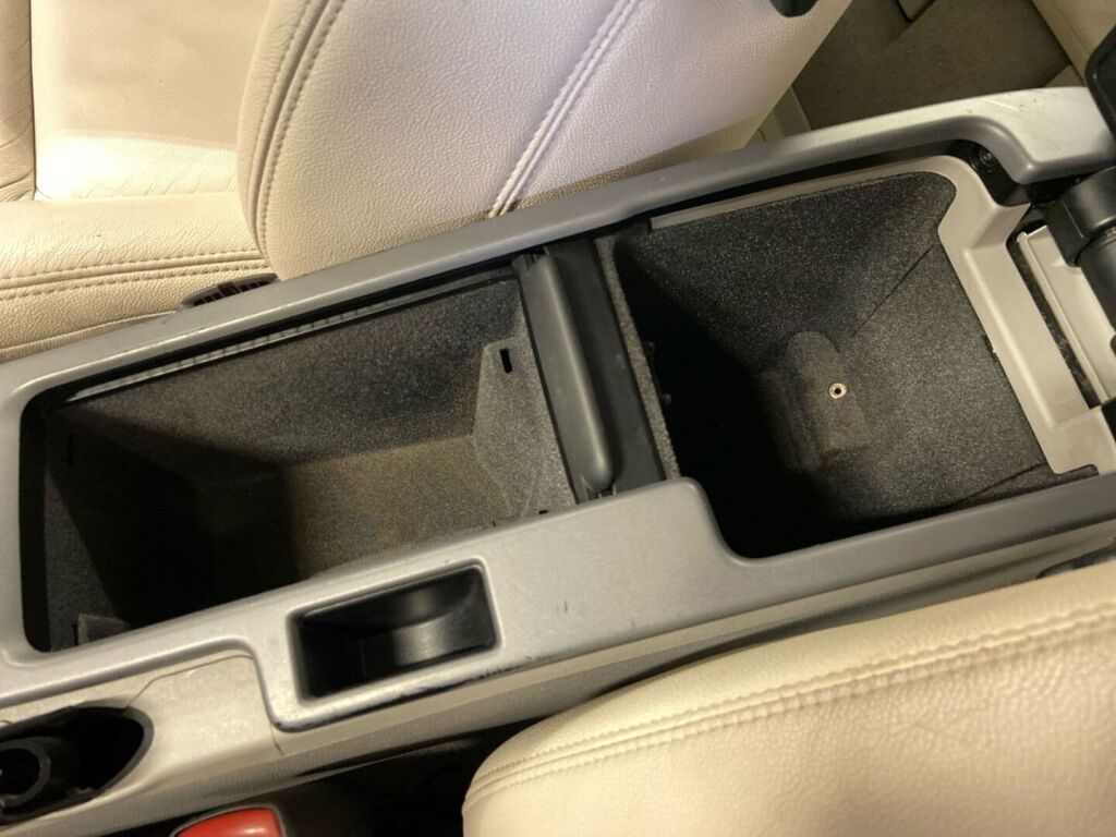 Volvo S40 2008 Musta