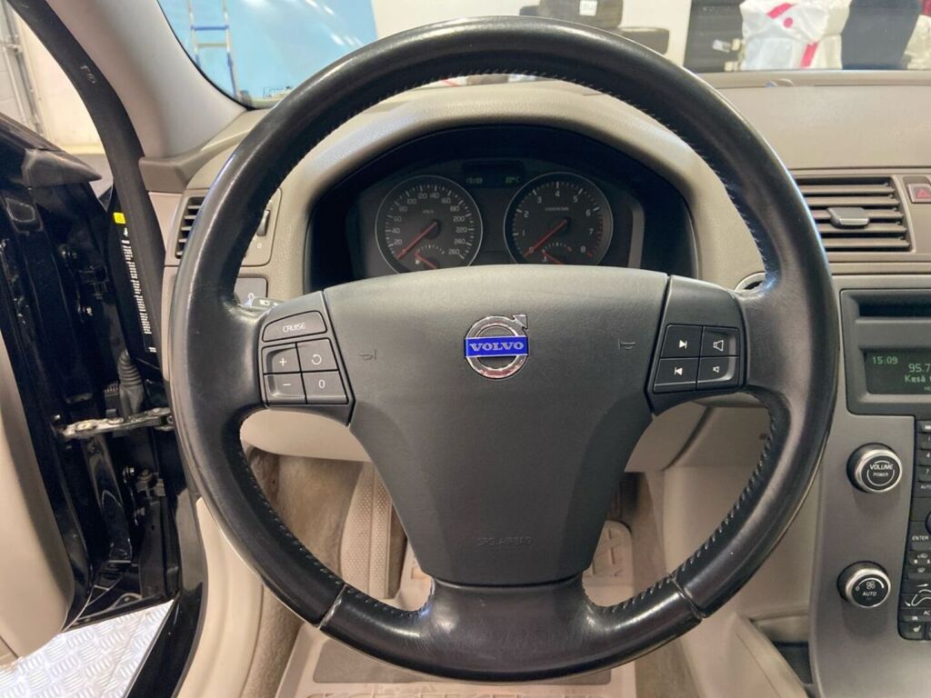 Volvo S40 2008 Musta