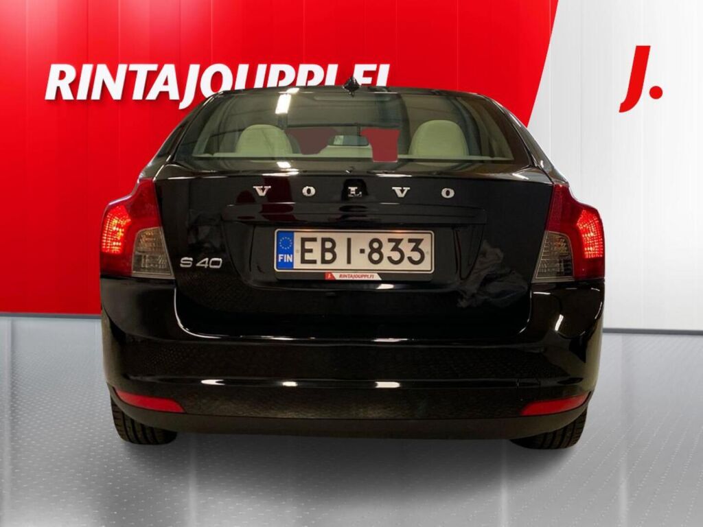Volvo S40 2008 Musta