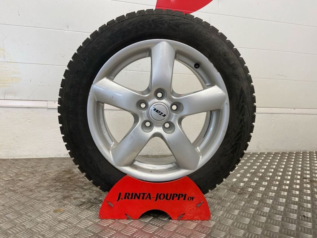 Volvo S40 2008 Musta
