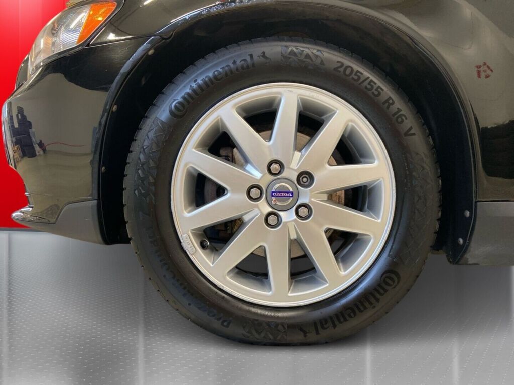 Volvo S40 2008 Musta