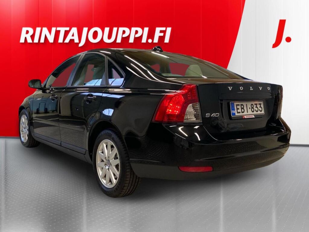 Volvo S40 2008 Musta