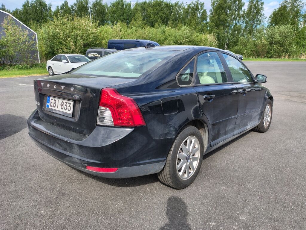 Volvo S40 2008 Musta
