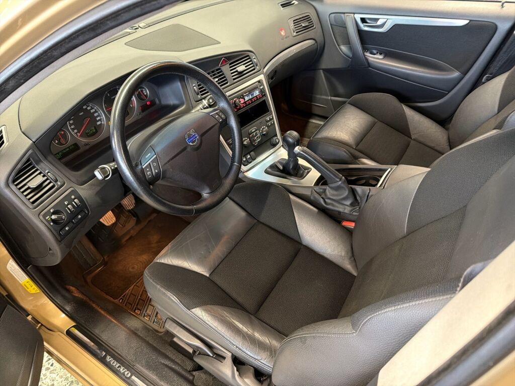 Volvo S60 2008 Keltainen