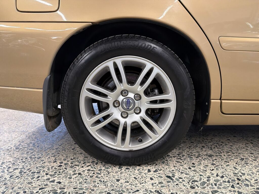 Volvo S60 2008 Keltainen