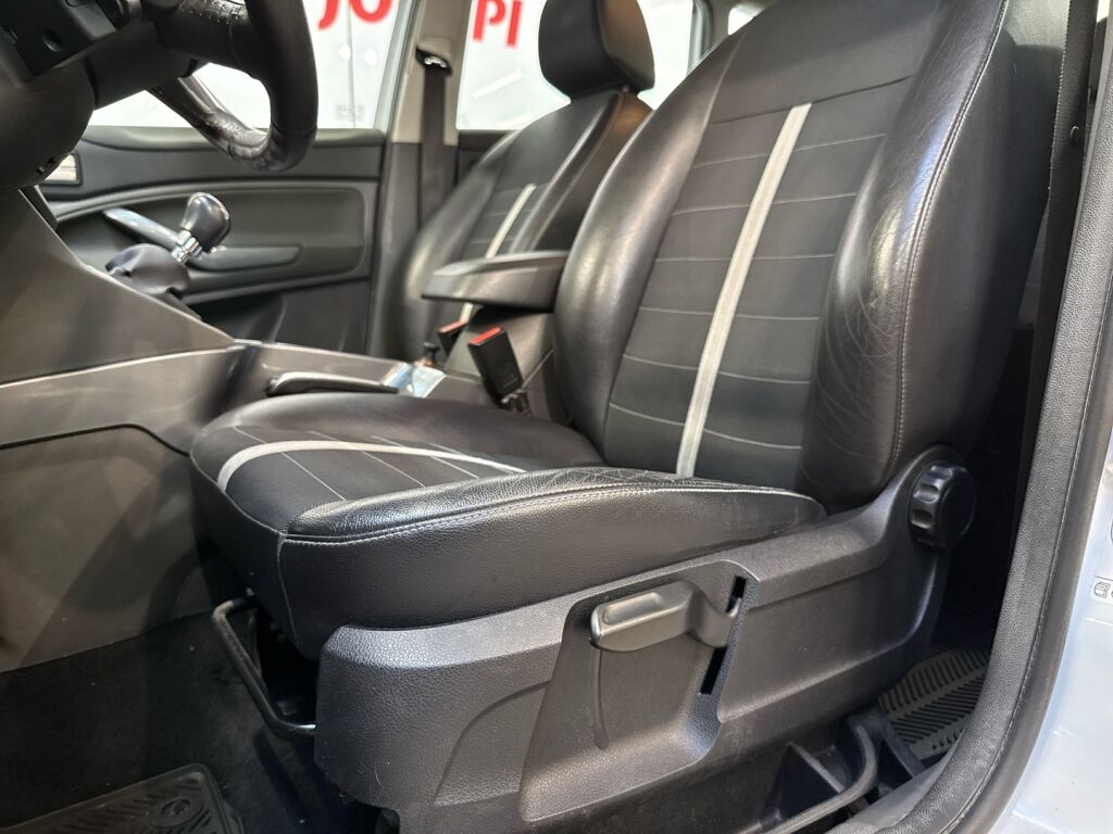 Ford Kuga 2009 Valkoinen