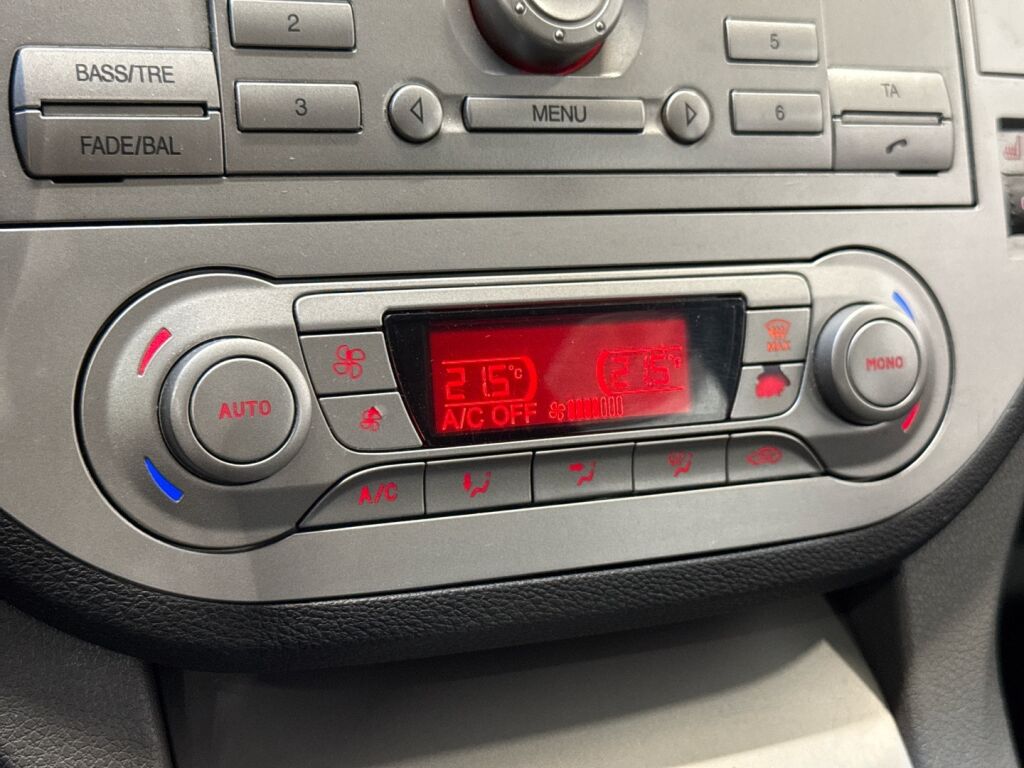 Ford Kuga 2009 Valkoinen