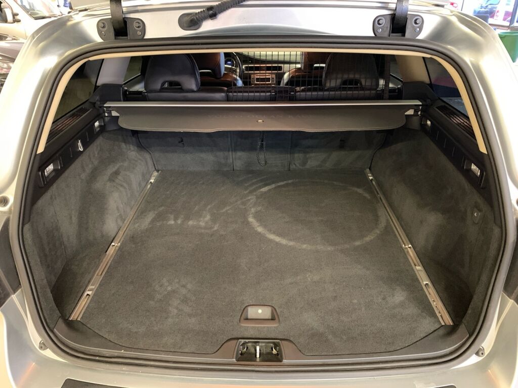 Volvo V70 2009 Harmaa