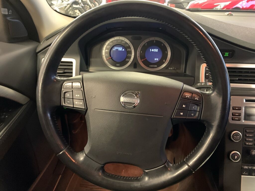 Volvo V70 2009 Harmaa