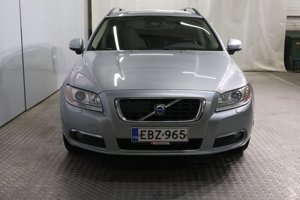 Volvo V70 2009 Harmaa