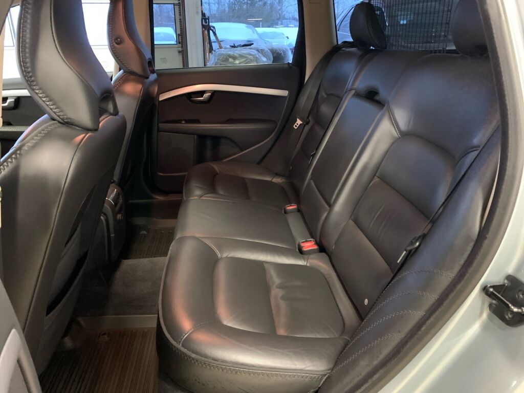 Volvo V70 2009 Harmaa