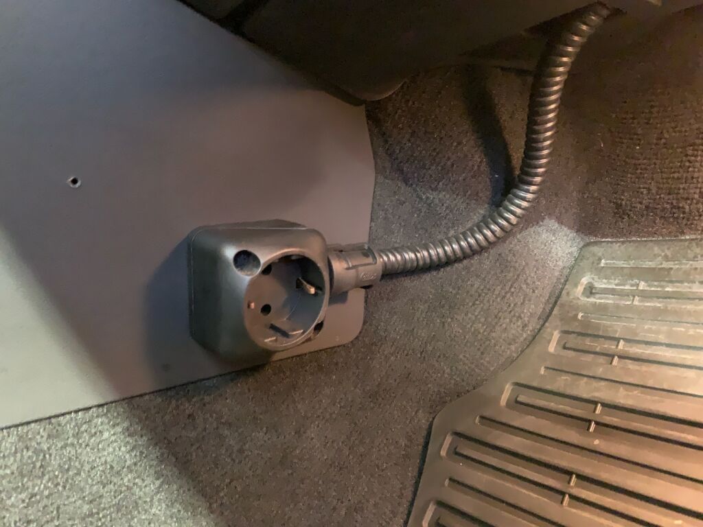 Volvo V70 2009 Harmaa