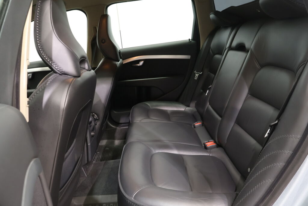 Volvo V70 2009 Harmaa