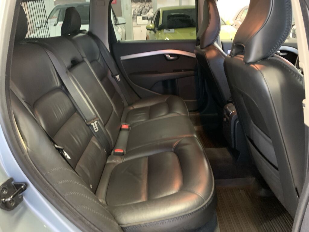 Volvo V70 2009 Harmaa