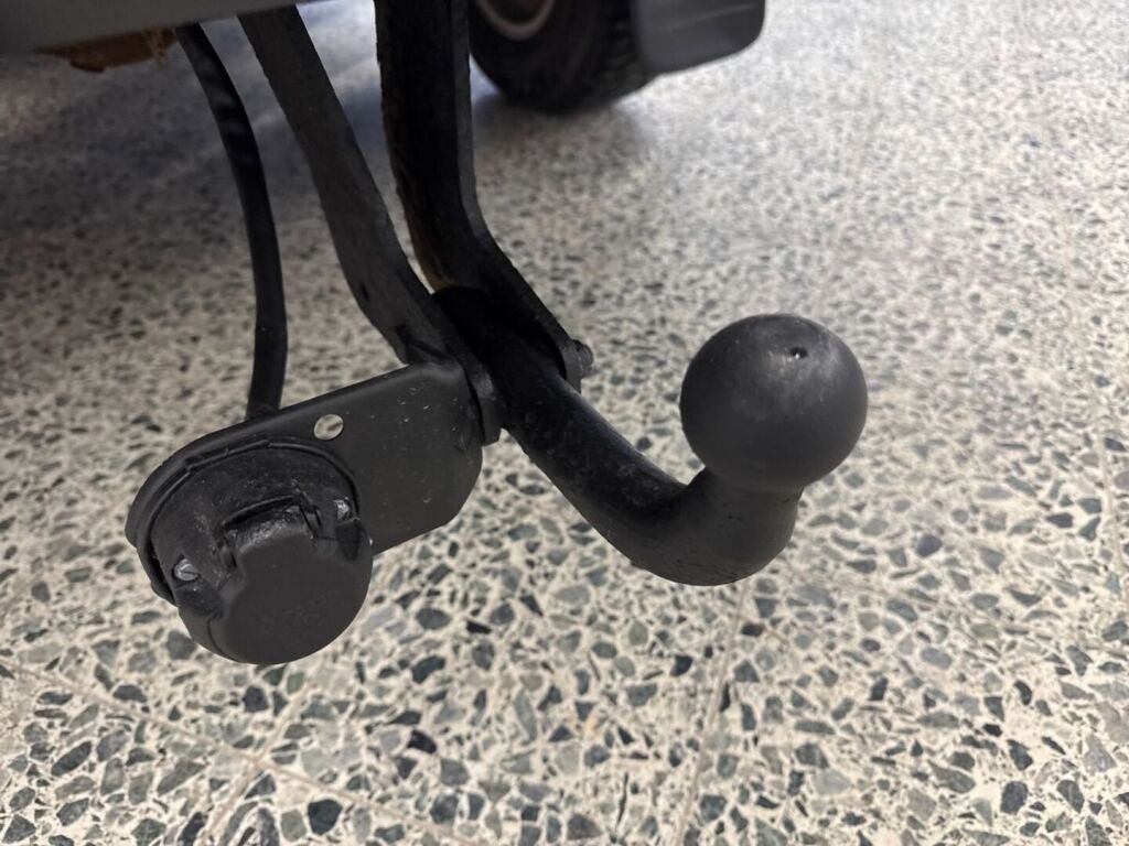 Toyota Hilux 2006 Musta